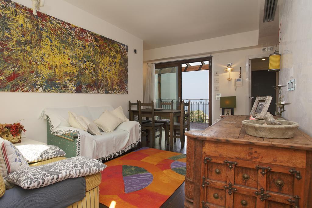 Cottage On The Beach Taormina Exterior photo