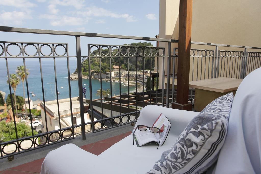 Cottage On The Beach Taormina Exterior photo