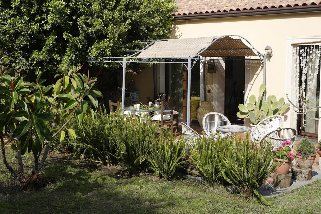 Cottage On The Beach Taormina Exterior photo