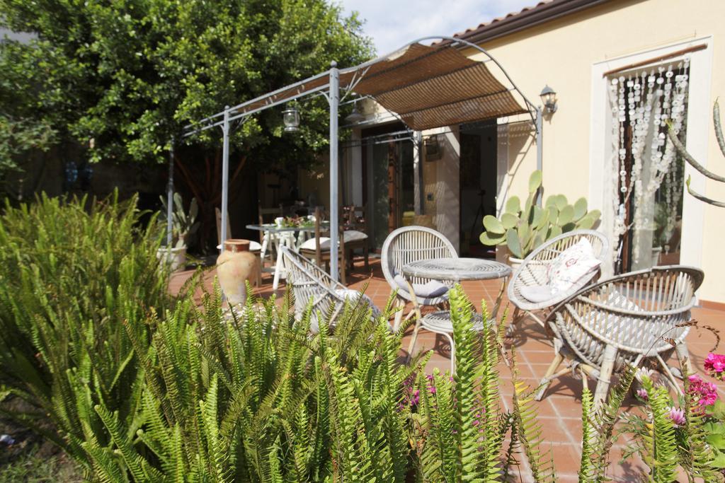 Cottage On The Beach Taormina Exterior photo